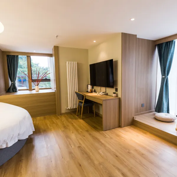 西安宝曼酒店(南飞鸿乐荟中心三爻地铁站店)基本介绍-西安酒店预定一律低至6折