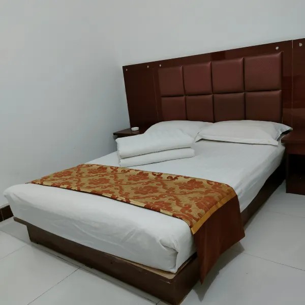 西安鸿泰宾馆(水司车站店)基本介绍-西安酒店预定一律低至6折