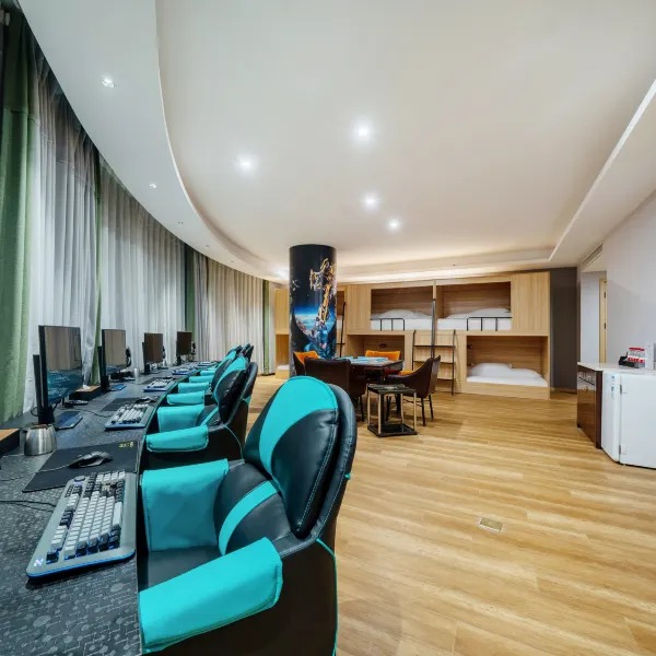 M奇迹电竞酒店(西安钟楼地铁站店)基本介绍-西安酒店预定一律低至6折