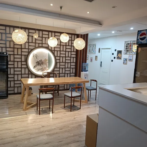 钟鼓楼居青年旅舍(西安钟楼地铁站店)基本介绍-西安酒店预定一律低至6折