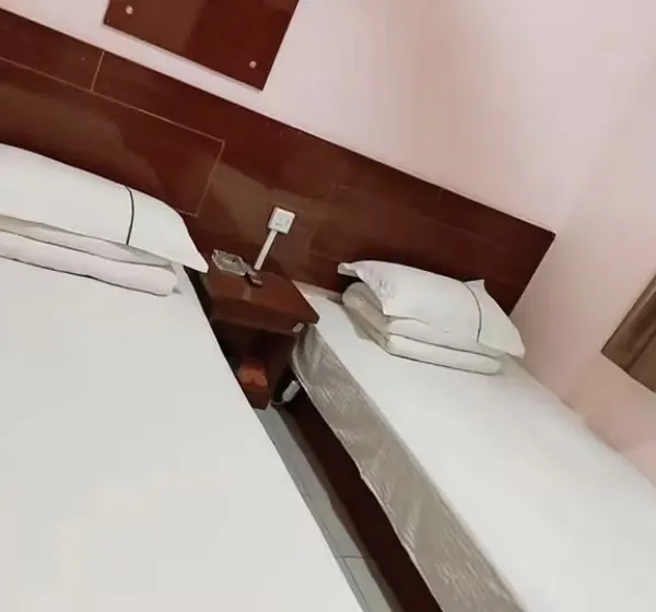 唯强宾馆(西安交大一附院店)基本介绍-西安酒店预定一律低至6折