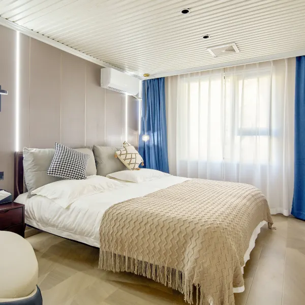 西安只如初见酒店(钟鼓楼回民街店)基本介绍-西安酒店预定一律低至6折