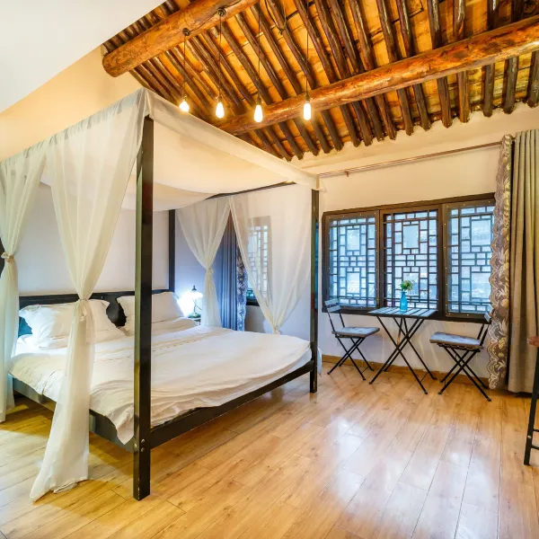 西舍精品客栈(西安钟鼓楼明城墙店)基本介绍-西安酒店预定一律低至6折