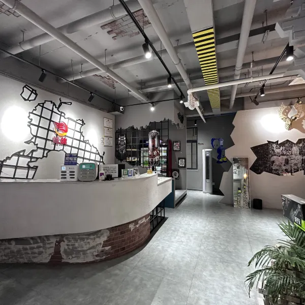 西安战旗电竞酒店(华清池地铁站店)基本介绍-西安酒店预定一律低至6折