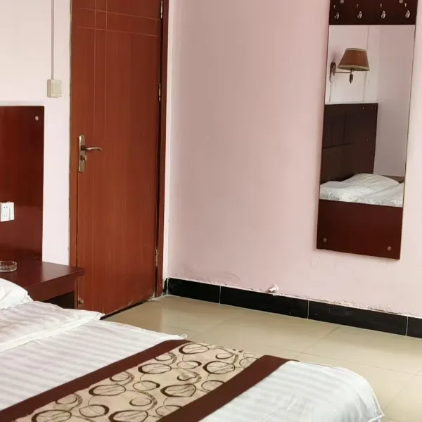 宏泰宾馆(西安北关安远门地铁站店)基本介绍-西安酒店预定一律低至6折