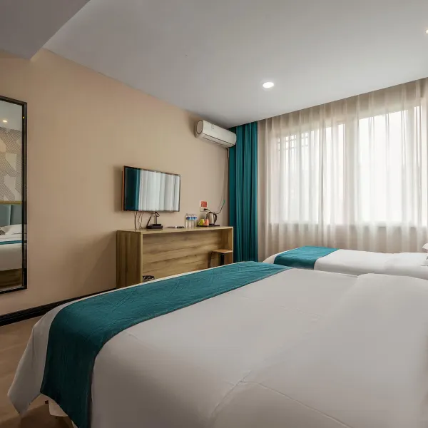 颐蓝酒店(西安钟鼓楼回民街店)基本介绍-西安酒店预定一律低至6折