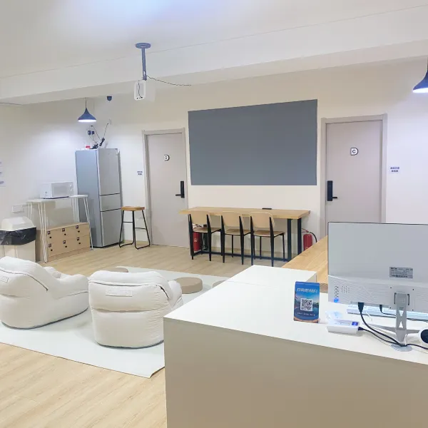 自由行旅·女生青年旅舍(科技路地铁站店)基本介绍-西安酒店预定一律低至6折