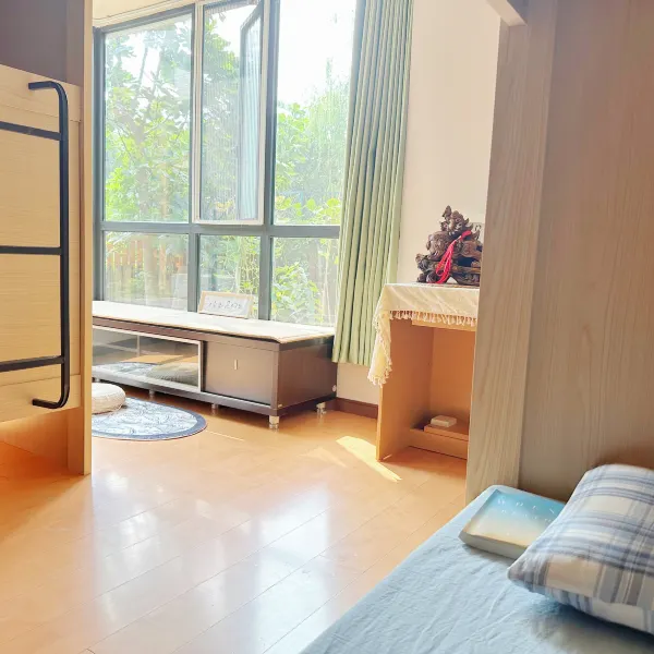 明亮的女生青旅基本介绍-西安酒店预定一律低至6折