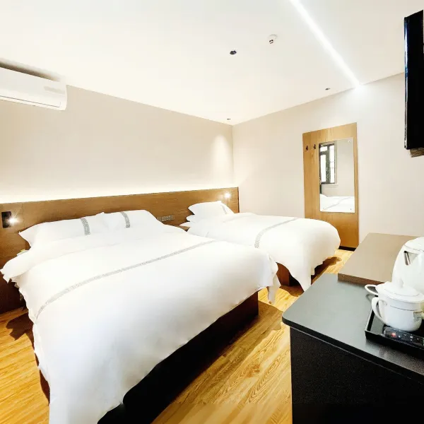 遇见拾叁民宿(钟鼓楼回民街店)基本介绍-西安酒店预定一律低至6折