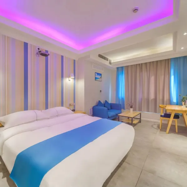 悦兮·初见影院民宿(西安火车站店)基本介绍-西安酒店预定一律低至6折