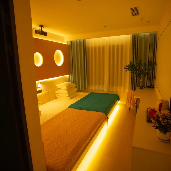 西遇唐尘(西安大雁塔小寨地铁站店)基本介绍-西安酒店预定一律低至6折