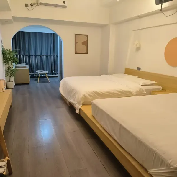 柏兰民宿(西安大唐不夜城小寨地铁站店)基本介绍-西安酒店预定一律低至6折
