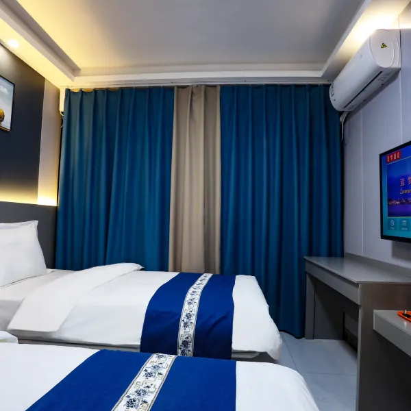 蓝梦智能酒店(西安钟鼓楼回民街店)基本介绍-西安酒店预定一律低至6折