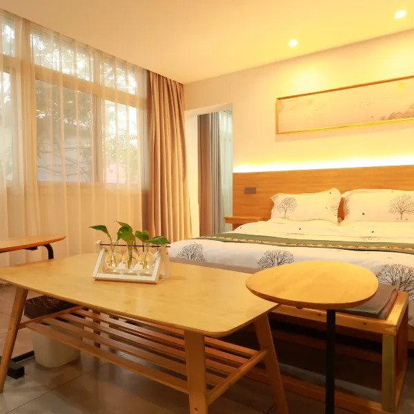 左叁核桃里民宿(西安钟鼓楼回民街店)基本介绍-西安酒店预定一律低至6折