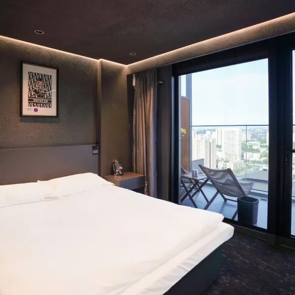 星际无界STARHOTEL(西安万象城生命树店)基本介绍-西安酒店预定一律低至6折