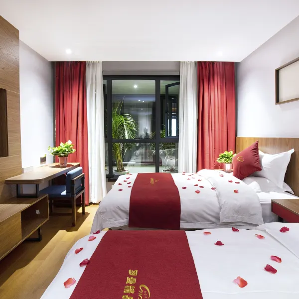 罗曼蒂克酒店(西安高新区造字台地铁站店)基本介绍-西安酒店预定一律低至6折